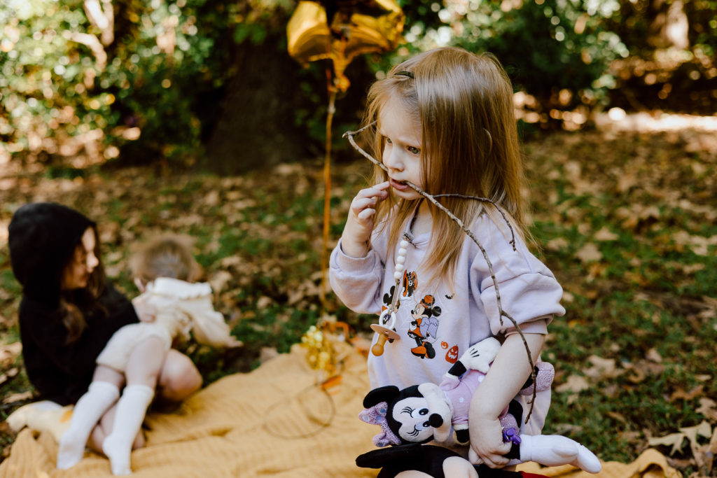 siblings included in baby milestone session in Powhatan Va