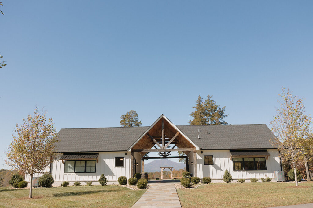 cedar oaks farm wedding photographed by a Richmond VA Wedding Photographer